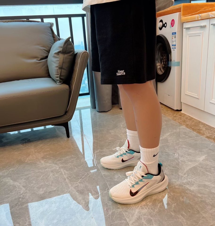 896 Brown Gray General Sneakers